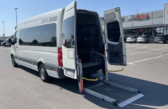 Neįgaliųjų mikroautobusų nuoma Vilniuje – saugus ir patogus vežimas su specialia įranga