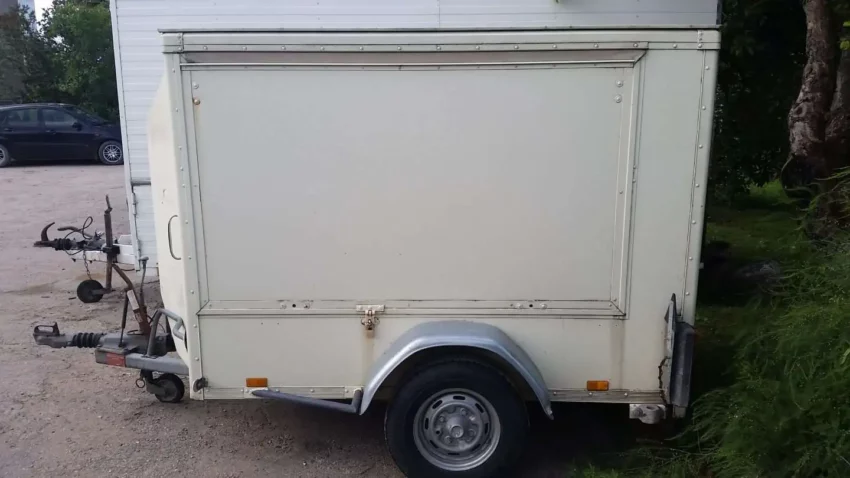 Tow-a-van priekabos nuoma Vilniuje – įvairių dydžių, 3–17 kub. m talpa