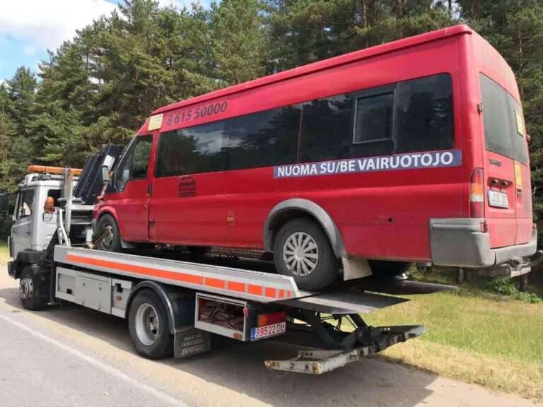 Techninė pagalba kelyje – tralas Mercedes-Benz 1317L nuoma Vilniuje
