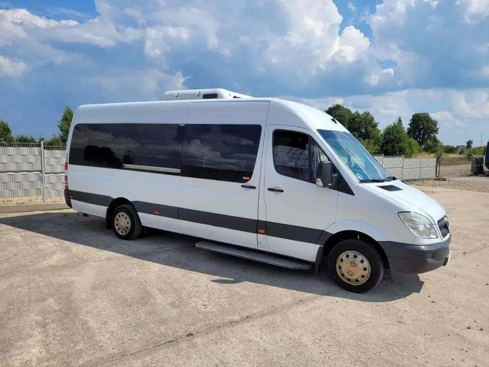 Mikroautobusų nuoma Vilniuje – Mercedes-Benz Sprinter 518, talpina iki 20 keleivių